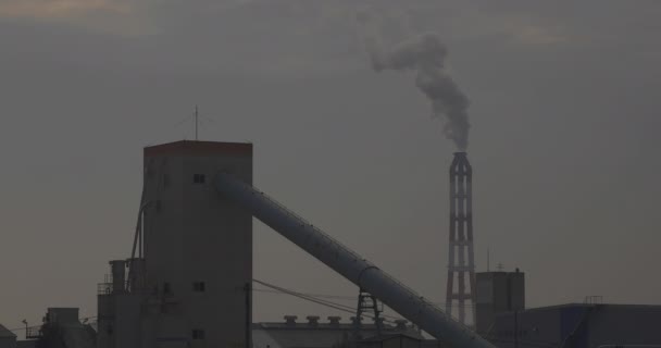 Usine de la zone industrielle de Yokkaichi Mie Japon — Video