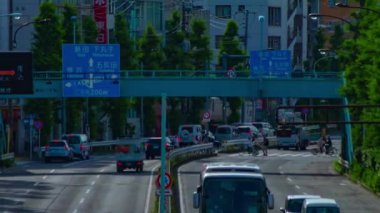 Tokyo 'daki Kanpachi Bulvarı' ndaki şehir merkezinin zaman çizelgesi.