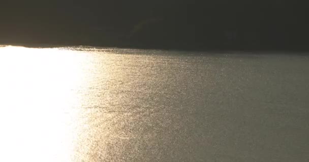 Brug op ochtend in Lake Hamana. Japan Shizuoka - 11.28.2018: Het s een groot meer in Shizuoka. camera: Canon Eos 5d mark4 — Stockvideo