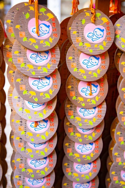 Votive tablets in Oomiya Hachiman Shrine in Tokio — Stockfoto