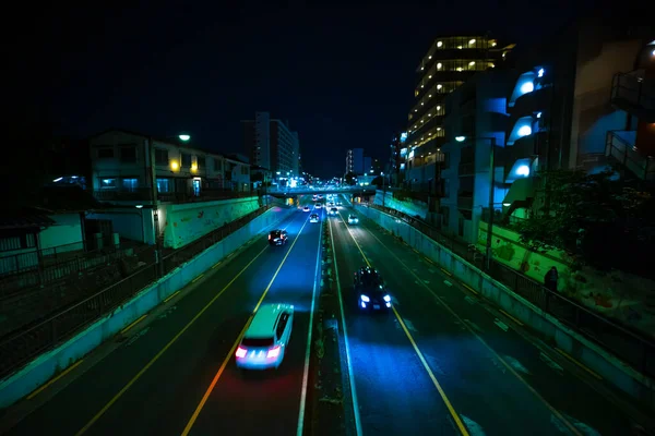 東京の下町の夜行渋滞ワイドショット — ストック写真