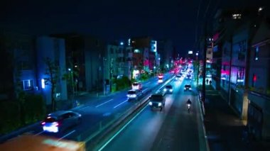 Tokyo 'daki şehir merkezindeki trafik sıkışıklığının gece zamanı.