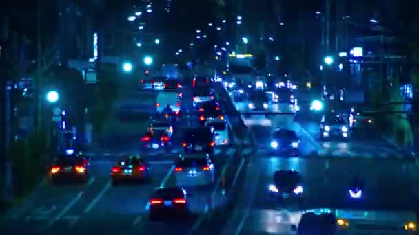 Noční doba dopravní zácpy na ulici v Tokiu, dálkové přiblížení — Stock video