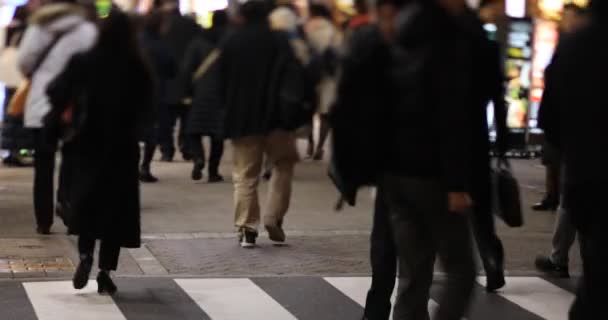 Walking People Neon Town Night Long Shot Handheld Minato District — Stockvideo