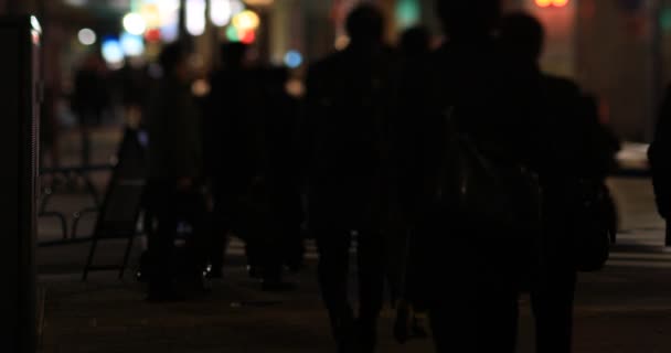 Walking People Neon Town Night Long Shot Minato District Shinbashi — ストック動画