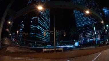 İş kasabasında gece atlamalı şehir caddesi. Shinjuku-ward Shinjuku Tokyo Japonya 01.22.2019 : Tokyo'da bir şehir konumudur. kamera : Canon Eos 5d mark4