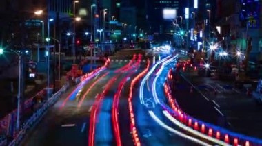 İş kasabasında gece atlamalı şehir caddesi. Shinjuku-ward Shinjuku Tokyo Japonya 01.22.2019 : Tokyo'da bir şehir konumudur. kamera : Canon Eos 5d mark4