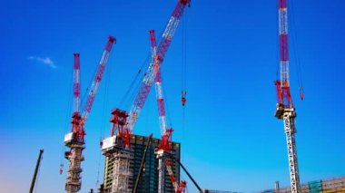 Yapım aşamasında geniş atış ta hareketli vinçler bir zaman atlamalı. Kouto district Ariake Tokyo Japan - 02.18.2019 kamera : Canon Eos 5d mark4