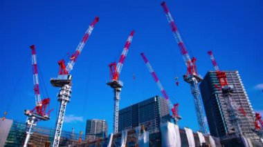 Yapım aşamasında geniş atış ta hareketli vinçler bir zaman atlamalı. Kouto district Ariake Tokyo Japan - 02.18.2019 kamera : Canon Eos 5d mark4