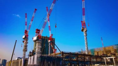 Yapım aşamasında geniş atış ta hareketli vinçler bir zaman atlamalı. Kouto district Ariake Tokyo Japan - 02.18.2019 kamera : Canon Eos 5d mark4