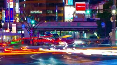 Neon Town meydanında gece geçişi. Shibuya Ward Tokyo Japonya - 02.14.2019: Tokyo 'nun merkezidir. Kamera: Canon EOS 5D işaret 4