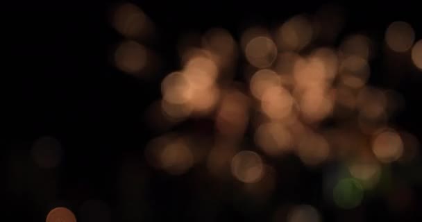 夜の暗い空の背後にある花火のボケ味 お台場東京都江東区 2018 抽象的な映像 カメラ キヤノン Eos Mark4 — ストック動画
