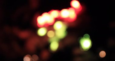 Havai fişek bokeh geceleri karanlık gökyüzü arkasında. Koutou-ku Odaiba Tokyo Japonya - 12.08.2018: Bu s bir soyut görüntüleri. fotoğraf makinesi: Canon Eos 5d mark4