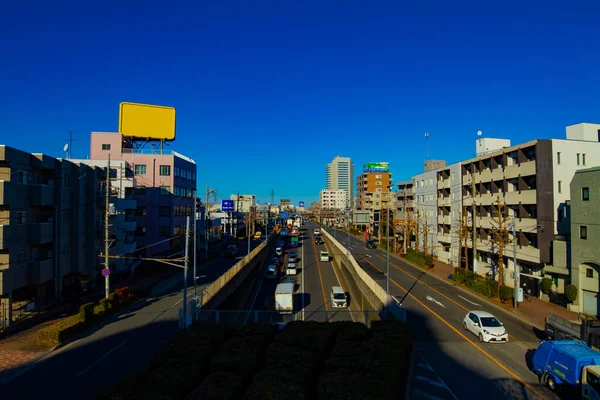 昼間の交差点で急いで車 練馬区東京 2019 交通渋滞です カメラ キヤノンEos 5Dマーク4 — ストック写真