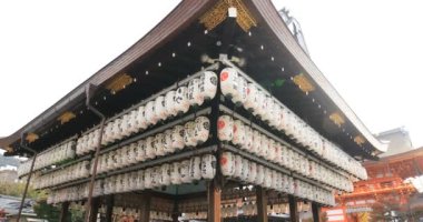 Geleneksel tapınak ana tapınakta. Kyoto-shi Higashiyama Japonya - 12.01.2018: Yasaka tapınak adlı bir tapınaktır. fotoğraf makinesi: Canon Eos 5d mark4