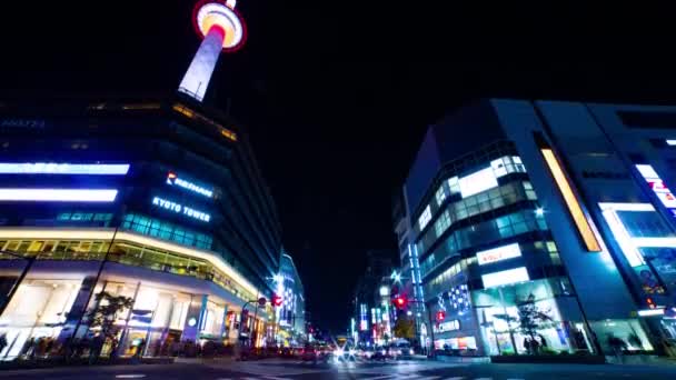 夜のダウンタウンに京都タワーの背後にある時間が経過 京都市京都市日本 2018 京都市内中心部 カメラ キヤノン Eos Mark4 — ストック動画