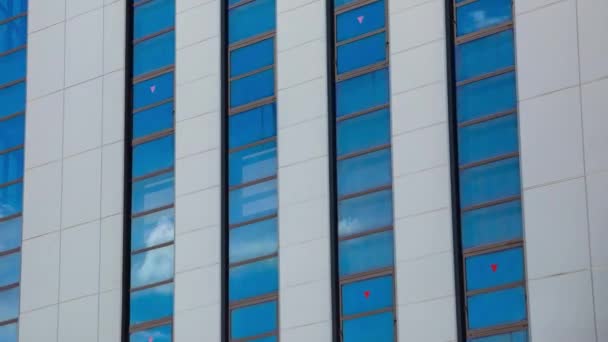 Timelapse Cloud Reflecting Building Business Town Long Shot Panning High — Video Stock