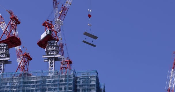 Moving Cranes Construction Daytime Long Shot High Quality Footage Minato — Video