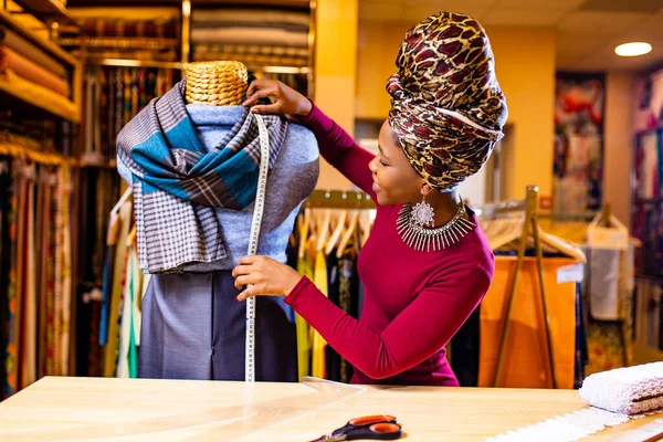 authentic ethnic africa america sellerwoman working in shop