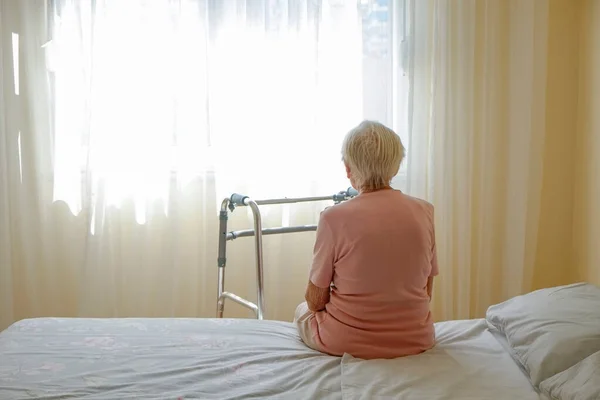 Elderly Woman Nursing Home Room Holding Walking Frame Wrinkled Hand — Stock Photo, Image