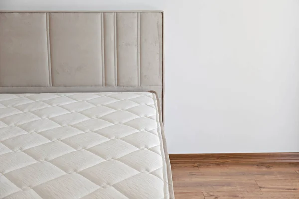 White Orthopedic Mattress Top Side Surface Pattern Unmade Bed Bedroom — ストック写真