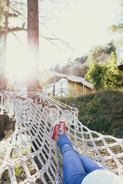 Cropped Shot Female Feet Lying Net Hammock Country House Yard — ストック写真