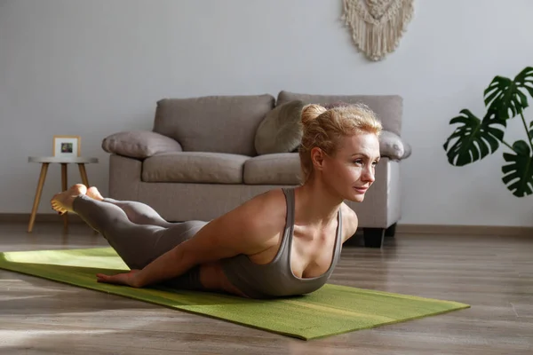 Sporty Adult Woman Practicing Hatha Yoga Home Fit Middle Aged — Stockfoto