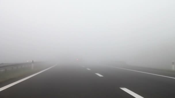Passeio de nevoeiro — Vídeo de Stock