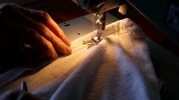 Máquina de coser — Vídeo de stock