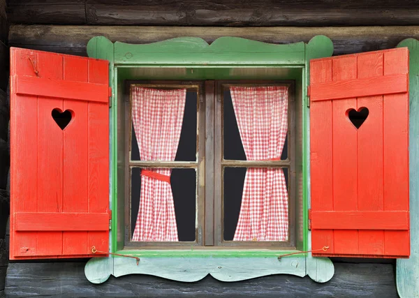 Ventana del chalet — Foto de Stock