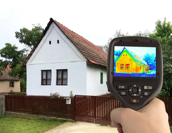 Thermal Image of the Old House — Stock Photo, Image