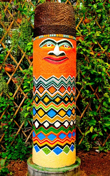 The Colorful of totem pole — Stock Photo, Image