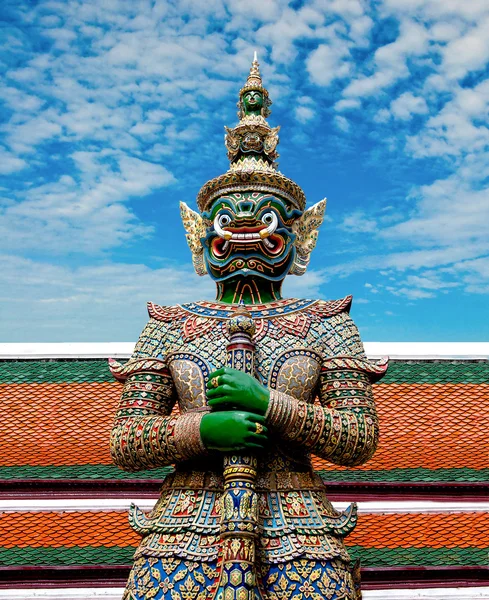 Grand géant dans le temple — Photo