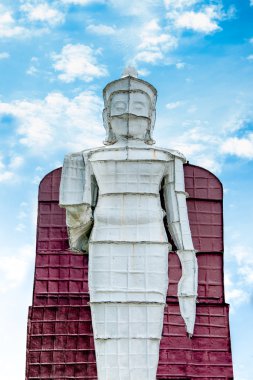 Mavi gökyüzü arka plan üzerinde Buda durum özetini