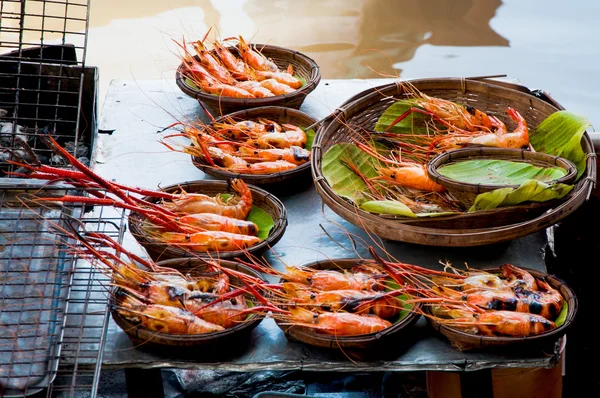 Grilled shrimp ready to eat — Stock Photo, Image