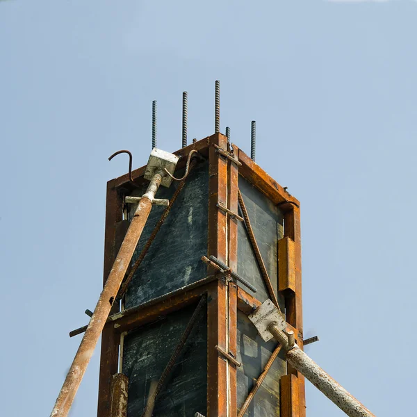 Casting concrete pole on site construction — Stock Photo, Image