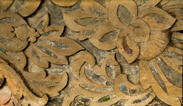Παλιά σκάλισμα ξύλινο στολίδι του ταϊλανδέζικο στιλ μοτίβο λουλουδιών — Φωτογραφία Αρχείου