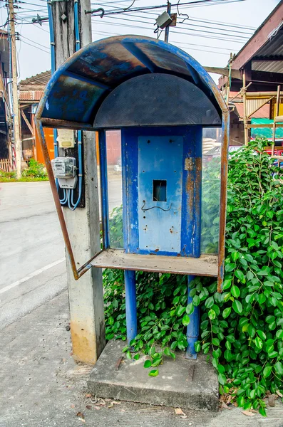 Teléfono de cabina vieja sin teléfono — Foto de Stock