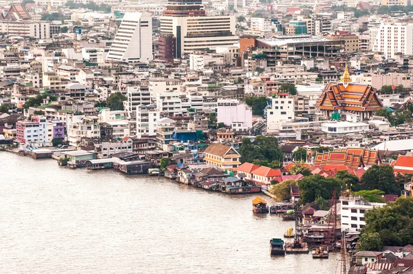 Bangkok cidade ao longo do rio Chao Praya, Tailândia — Fotografia de Stock