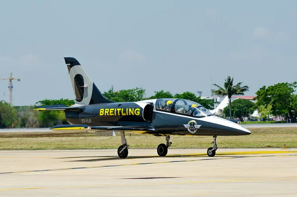 BANGKOK THAILAND - MARCH 23 : The Acrobatic Britling Jet Team pe — Stock Photo, Image