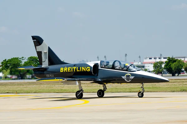 BANGKOK THAILAND - MARCH 23 : The Acrobatic Britling Jet Team pe — Stock Photo, Image