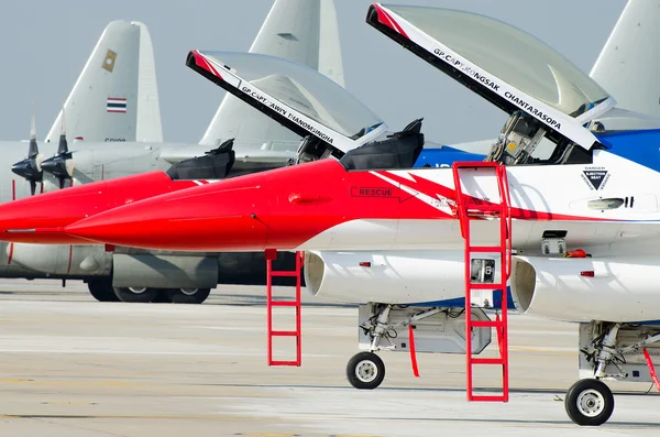 Bangkok Tayland - 23 Mart: Akrobatik Britling Jet takım Pe — Stok fotoğraf
