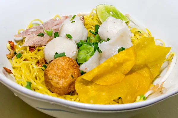 Egg noodle with fish ball — Stock Photo, Image