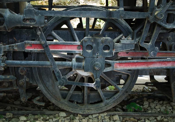 Old steam locomotive wheel and coupling rods — Stock Photo, Image