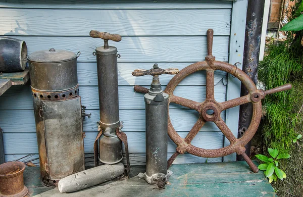 Rusty nautical steering wheel — Stock Photo, Image