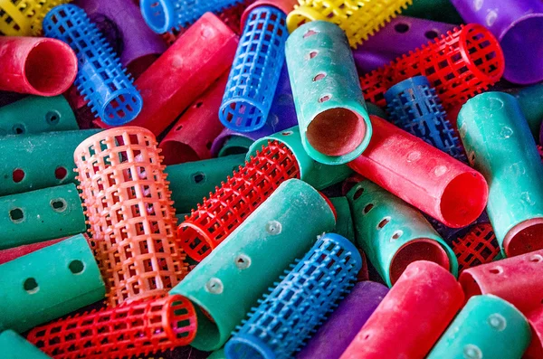 Gros plan de rouleaux de cheveux colorés — Photo