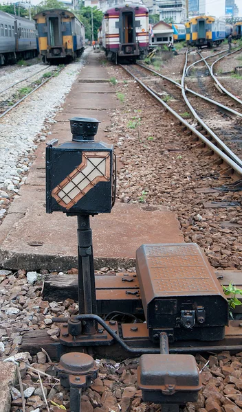 Järnvägsväxel i urban station — Stockfoto