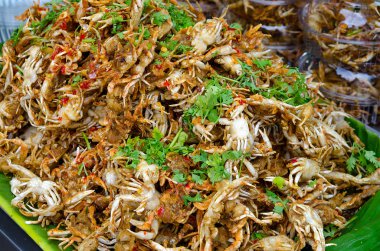 kızartılmış Yengeç tatlı sos ile