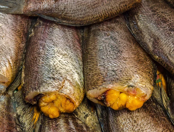 Dried snakeskin gourami fish with egg — Stock Photo, Image