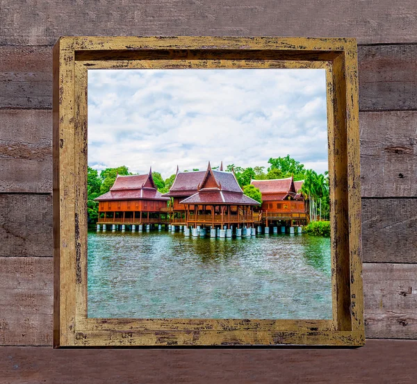 The Old wooden frame on wood wall — Stock Photo, Image